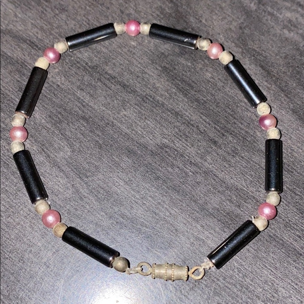 Vintage Women’s Silver Metal Bracelet Pink Beads